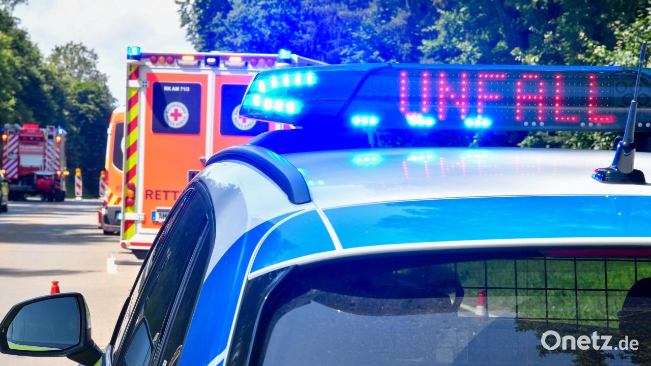 Unfall-auf-Staatsstra-e-Auto-erfasst-Pedelec-bei-Auerbach