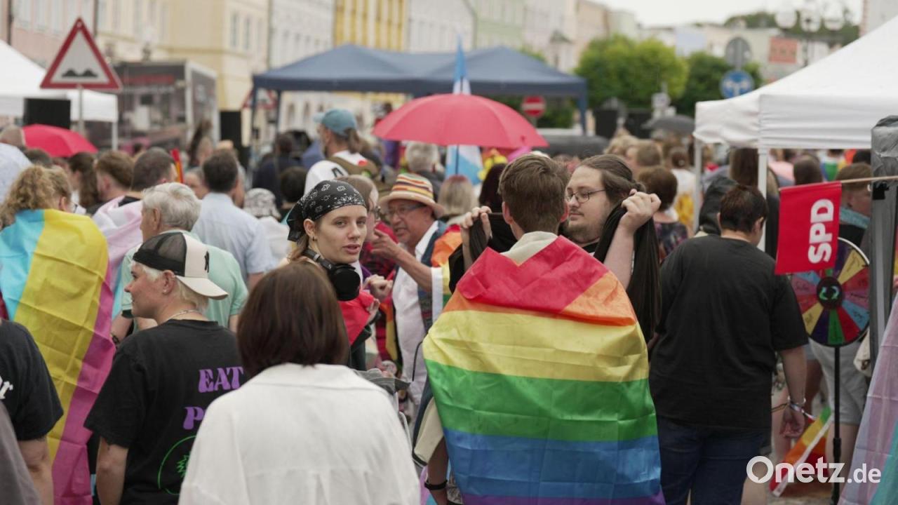 „Nicht einschüchtern lassen“ - CSD in Mühldorf findet statt