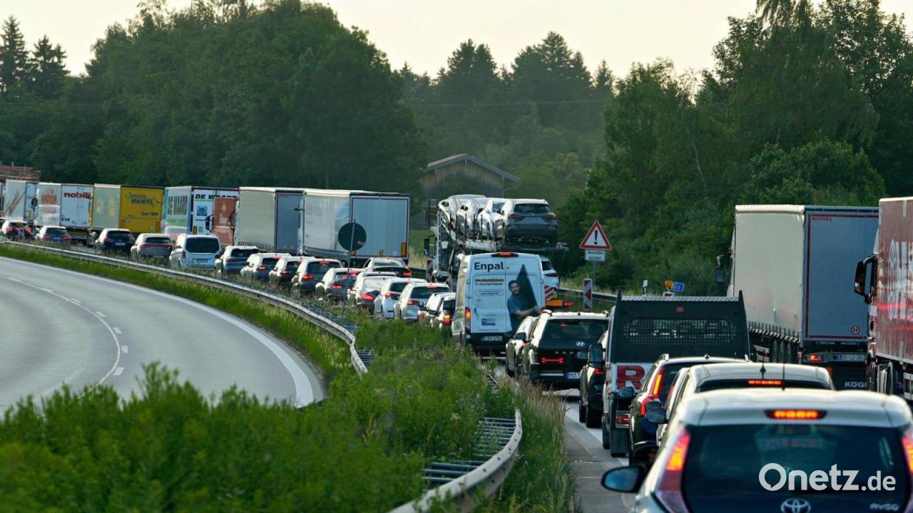Viel Stau zur Ferienzeit: Autofahrer brauchen Geduld