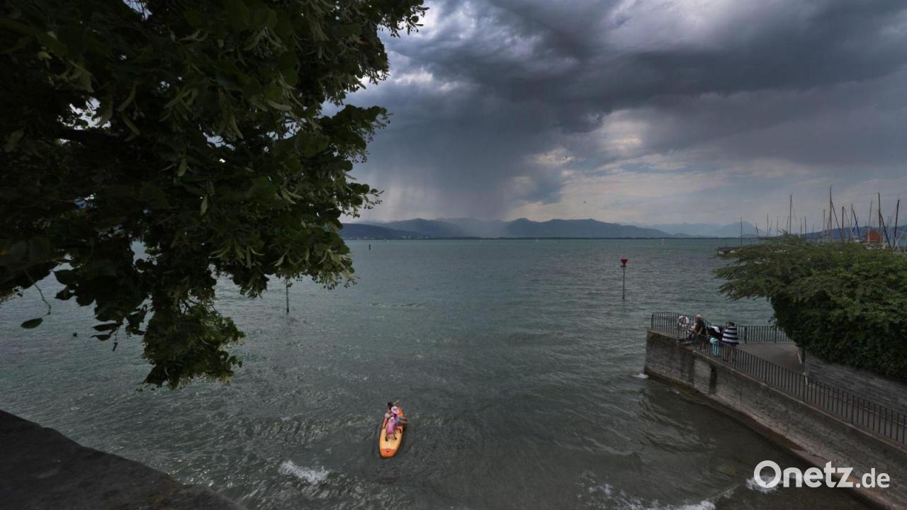 Sieben Menschen von sinkendem Floß auf dem Bodensee gerettet