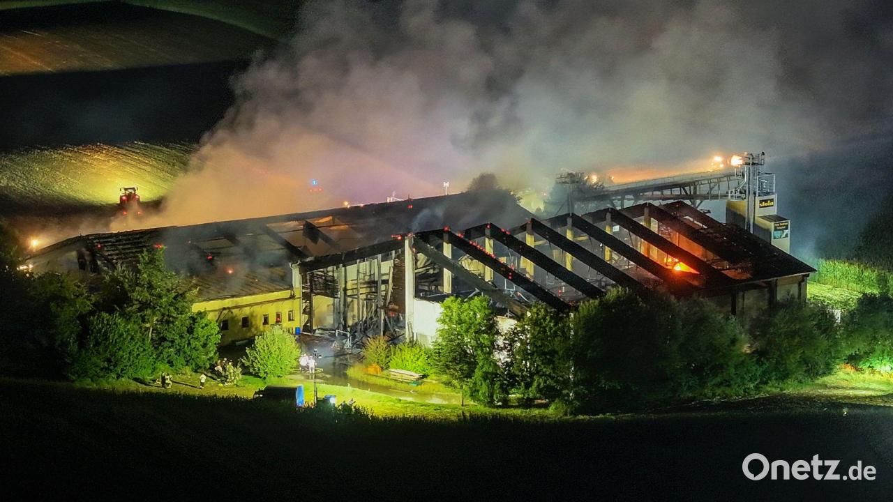 Schweinestall in Flammen – über 1.000 Tiere tot