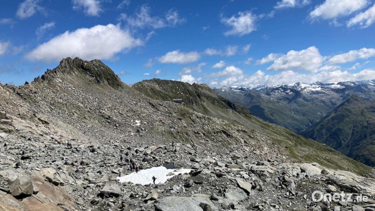 Deutscher Wanderer stürzt in Tirol über Felswände - tot