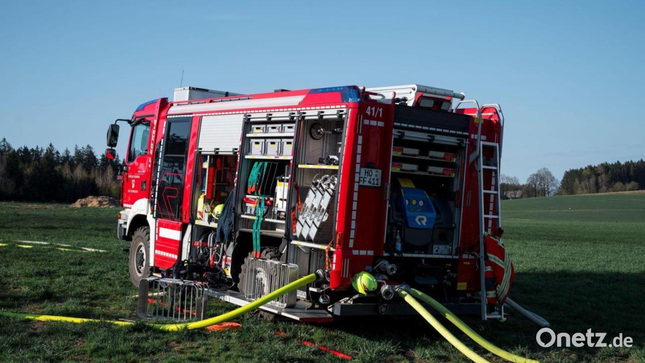 Hühner bei Scheunenbrand getötet und Traktor zerstört