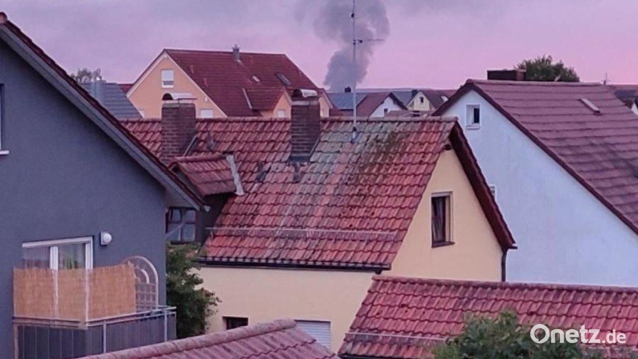 Fenster und Türen geschlossen halten: Gefährdung durch Brandgase in Regensburg