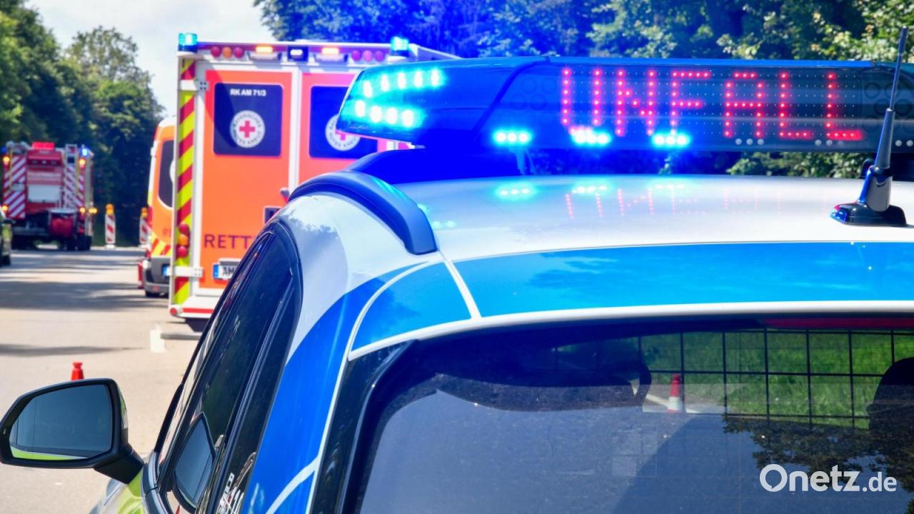 30-jährige Motorradfahrerin stürzt bei Regenstauf und landet im Krankenhaus