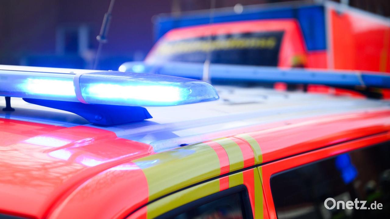 Motorradfahrer gerät in Gegenverkehr und verunglückt tödlich