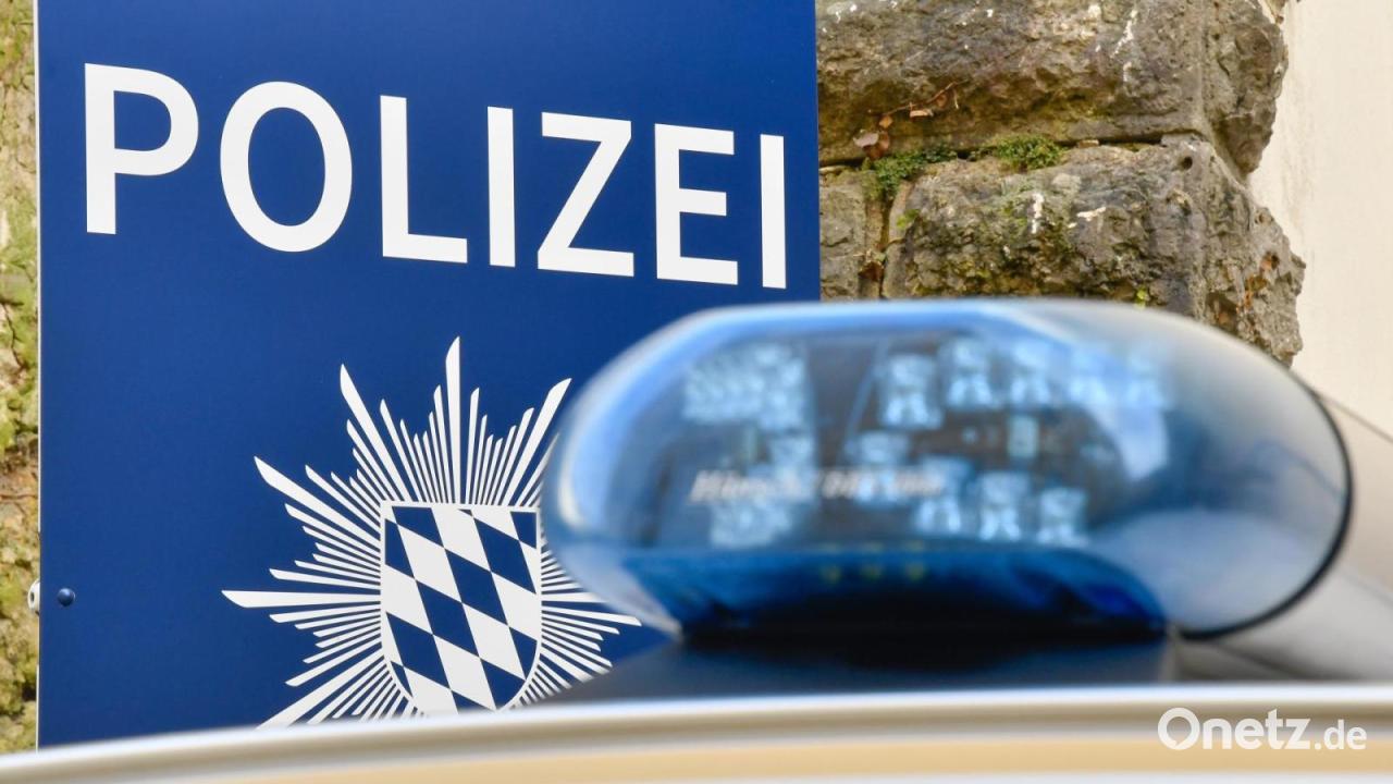 Auto auf Parkplatz in Bodenwöhr zerkratzt