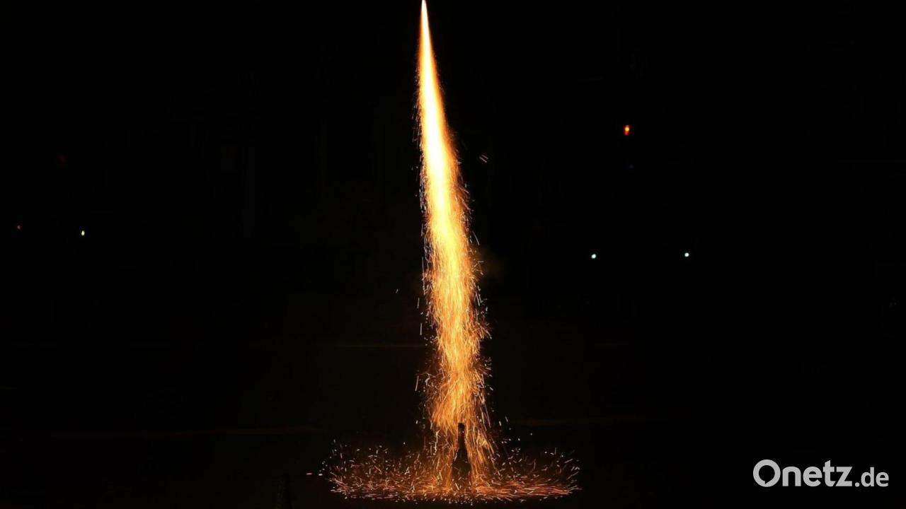 Mann nach tödlichem Brand durch Silvesterrakete angeklagt
