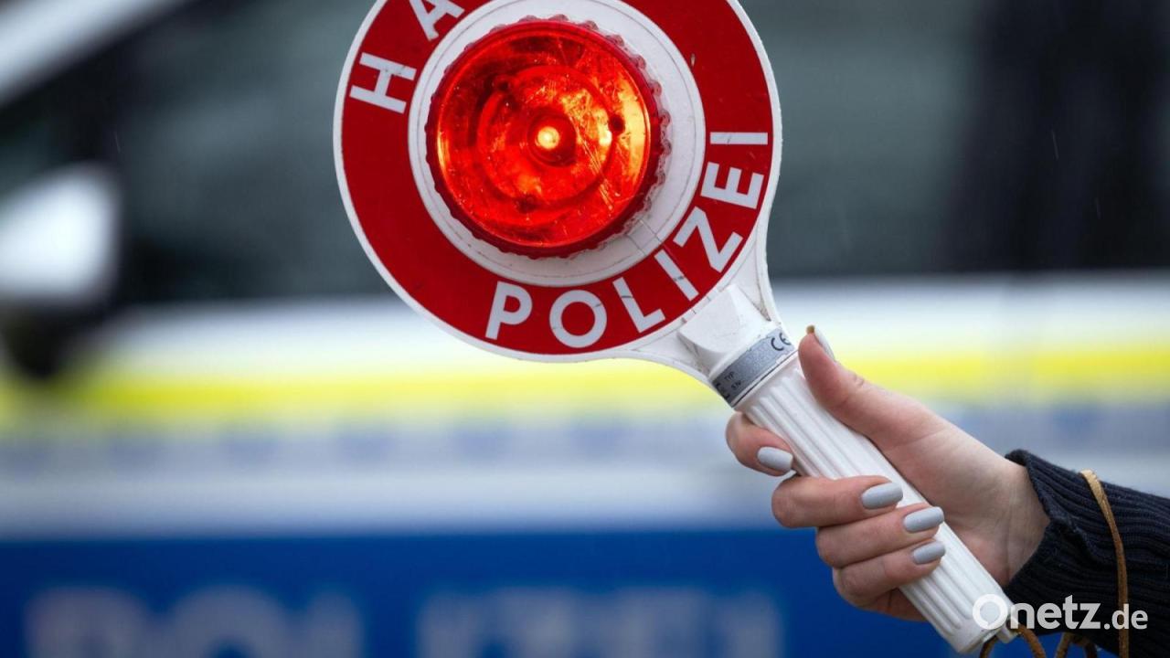 Autofahrer flüchtet mit bis zu 180 km/h vor Polizei