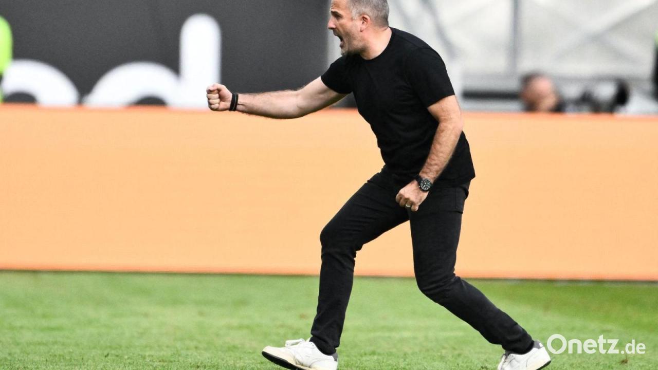 Augsburg-Premiere als Liga-Primus: Trainer macht Screenshot