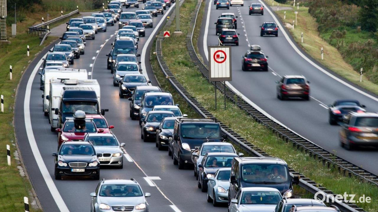 Staus zum Ferienende - A8 Richtung Salzburg besonders voll