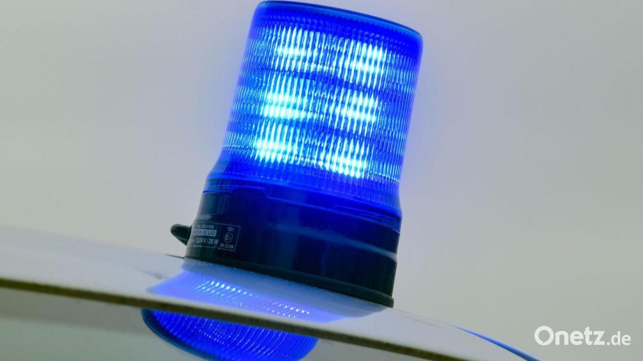 Motorrad bei Unfall entzweigerissen - Fahrer schwer verletzt