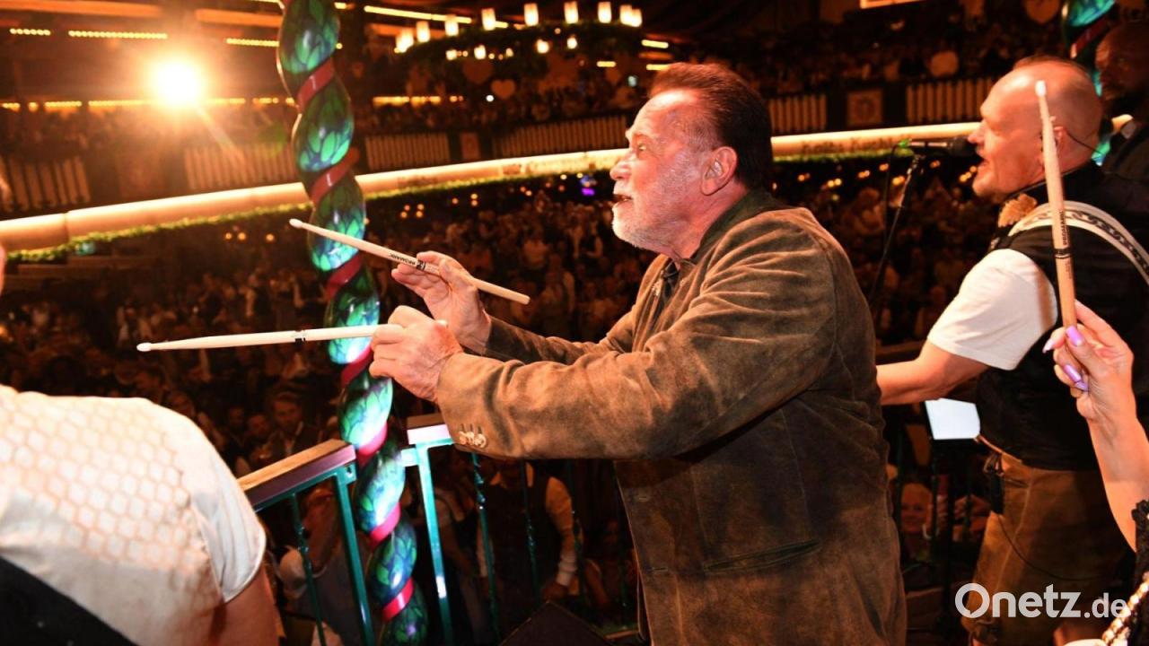 Der Terminator dirigiert: Schwarzenegger auf dem Oktoberfest