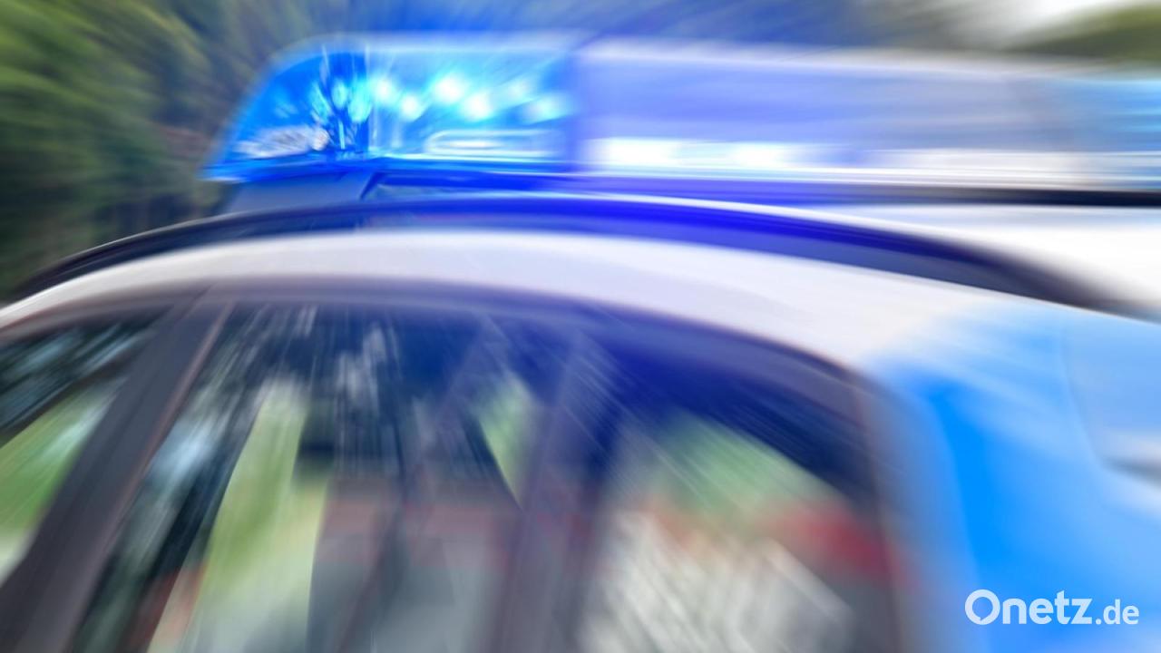 Fairgoer jumps through car window in Marktredwitz