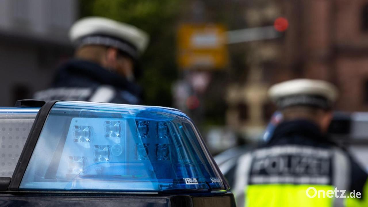 Unfall bei Wendemanöver auf Bundesstraße - Vier Verletzte