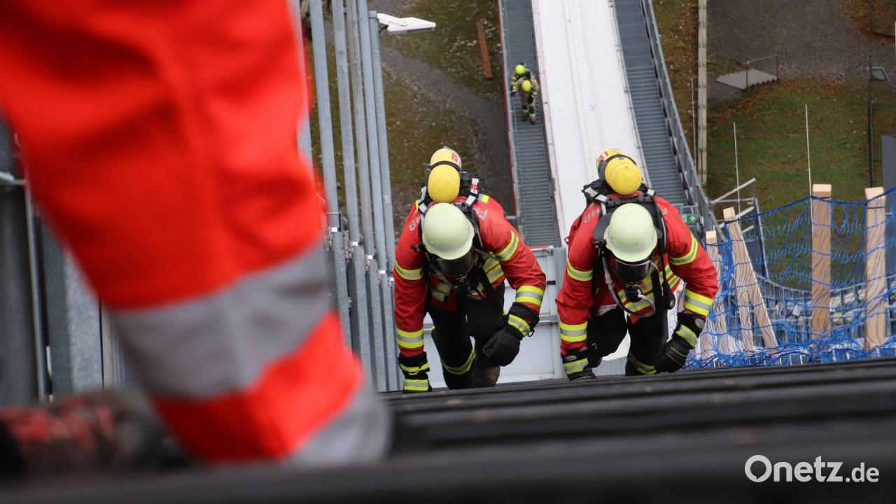 In voller Montur auf die Skischanze: 51-Jähriger stirbt in Obersdorf bei Feuerwehr-Wettkampf