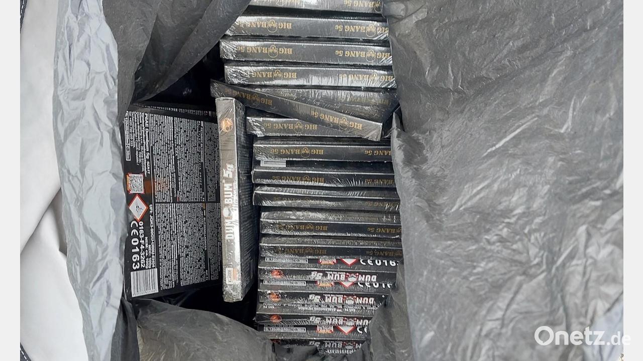 Verbotene Pyrotechnik und Waffen in Waldsassen sichergestellt