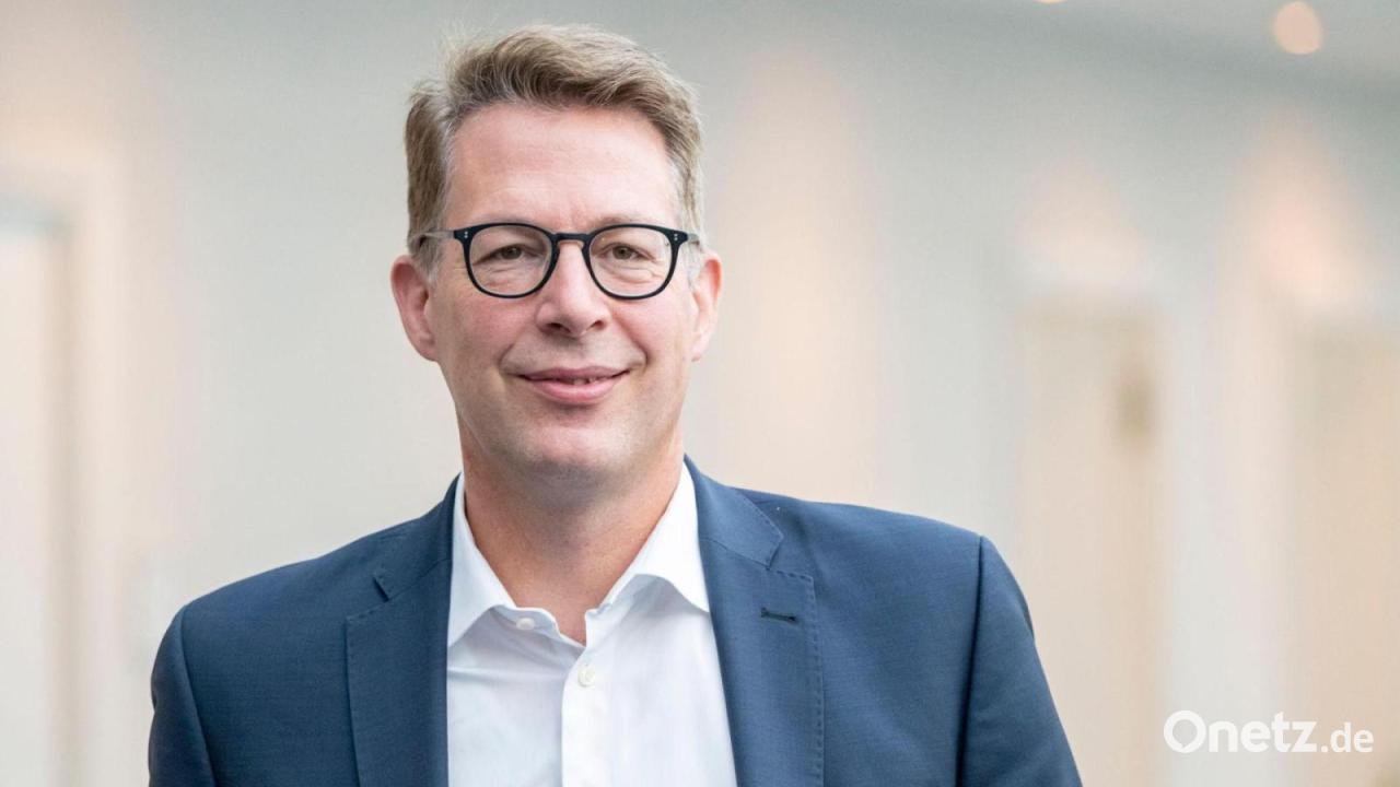 Blume will gegen verfassungsfeindliche Uni-Dozenten vorgehen