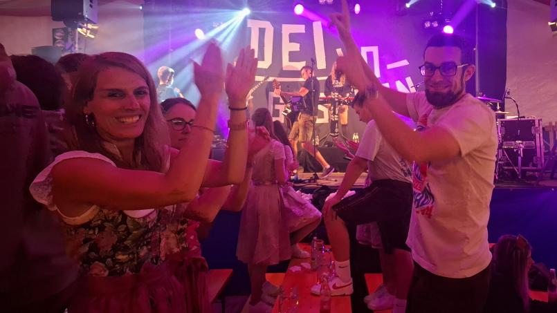 Bild: jua
Die Band sorgt beim Schwarzenfelder Kirwa-Start für beste Stimmung beim jungen Publikum.
