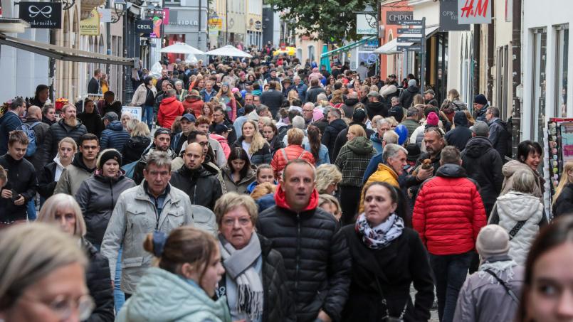 Archivbild: Wolfgang Steinbacher
Der verkaufsoffene Sonntag in Amberg lockt jährlich im Frühjahr und Herbst Tausende von Menschen in die Innenstadt.