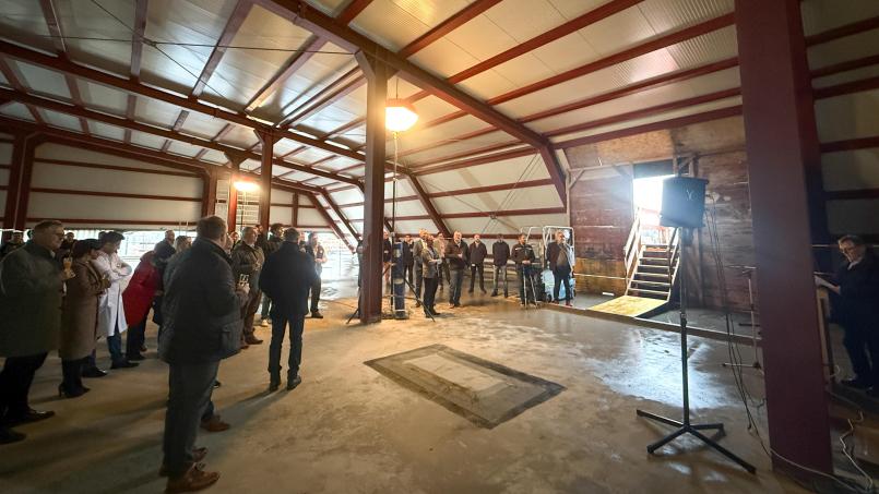 Bild: Petra Hartl
Rund 70 Millionen Euro investiert das Klinikum St. Marien in Amberg in die Erneuerung und Verdoppelung seiner Operations-Säle. Im künftigen Technikraum im neuen Dachgeschoss fand jetzt das Richtfest statt.