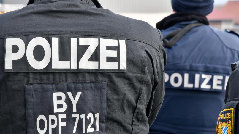 Symbolbild: Petra Hartl
Ein 19-Jähriger versuchte bei der Führerscheinprüfung in Cham mit technischem Equipment zu schummeln. Doch der Betrug ist aufgefallen. Die Polizei ist dabei, seinen Helfer zu ermitteln.