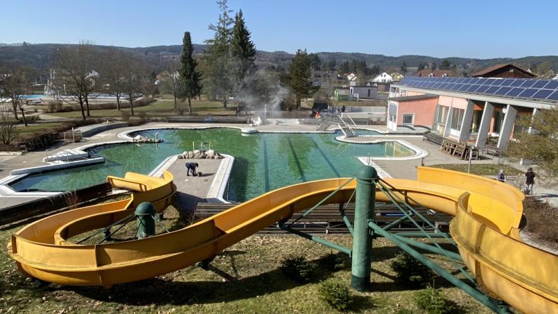 Bild: Völkl
Die Außenanlagen des Freizeit- und Erholungszentrums Perschen werden derzeit für die Saison auf Vordermann gebracht.