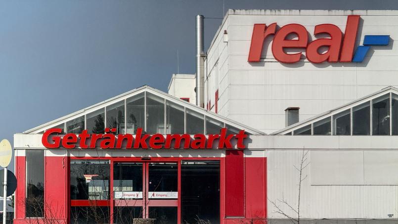 Bild: Petra Hartl
Das Gebäude des ehemaligen Real-Markts in Amberg wird abgerissen.