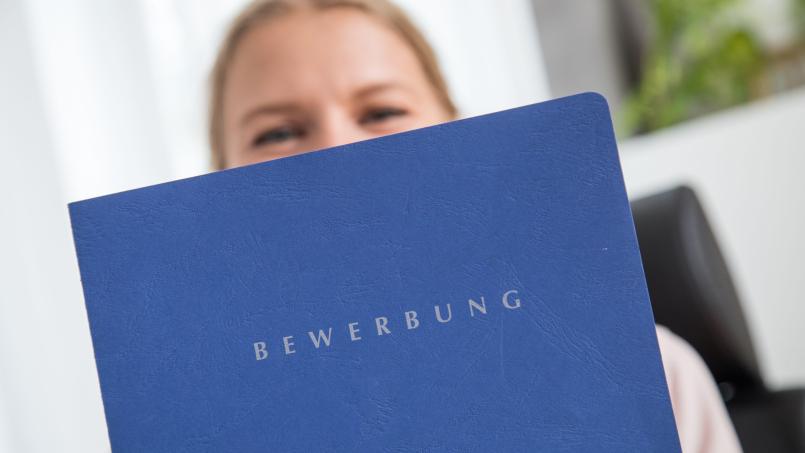 Symbolbild: Christin Klose/dpa
Eine 18-Jährige gab gegenüber der Polizei an, bei einem Vorstellungsgespräch sexuell belästigt worden zu sein.