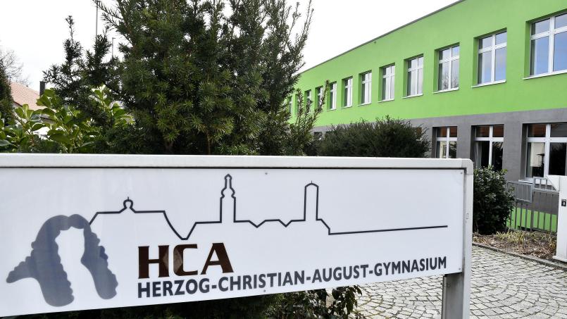 Archivbild: Petra Hartl
Der Altbau des HCA-Gymnaisums in Sulzbach-Rosenberg macht Probleme. Mitarbeiter des Amberg-Sulzbacher Hochbauamts gehen davon aus, dass es sich um eine „unkontrollierte Setzung des ganzen Gebäudetraktes“ handelt.
