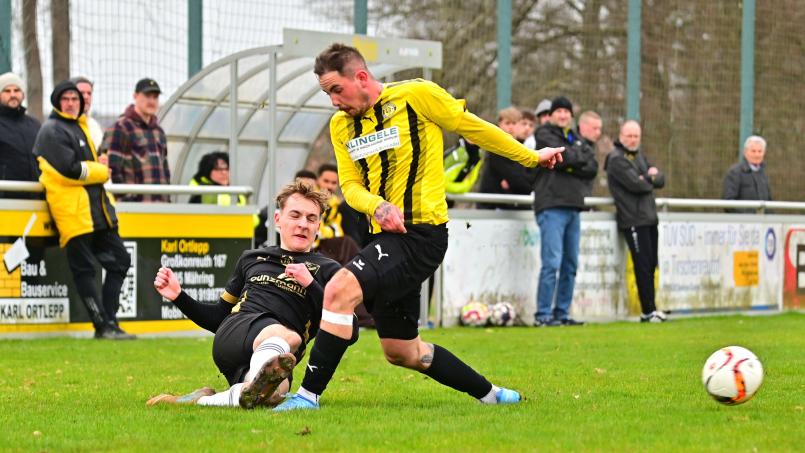 Bild: tsc
Daniel Tesar Rechts) und der SV Poppenreuth sind in der Kreisliga auf Abschiedstour.
