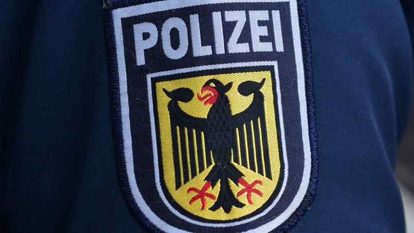 Bild: Martin Schutt/dpa
Nach einer Zugentgleisung im Bahnhof von Neumarkt in der Oberpfalz ermitteln die Beamten wegen der Unfallursache. (Symbolfoto)