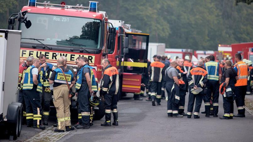 Bild: Tizian Gerbing/dpa
Am Sonntagabend hieß es endlich "Feuer aus" am Johannisberg bei Freudenberg. Dennoch laufen Nachlöscharbeiten.