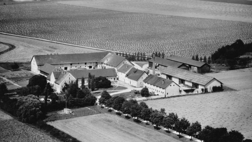 Bild: Archiv Horsch
Im Jahr 1969 pachtete Dankwart Horsch den Sitzenhof am Stadtrand von Schwandorf. Später entstand dort der Sitze des heutigen Landmaschinenherstellers.