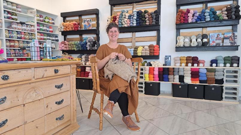 Bild: Jessica Fechner
Sarah März hat in der Fleischgasse in Weiden das Wollgeschäft "Glücksliesel" eröffnet.