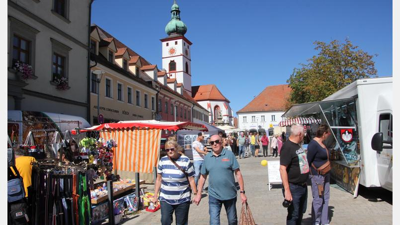Bild: Konrad Rosner
Schlendern durch den Tirschenreuther Herbstmarkt war am Sonntag angesagt.