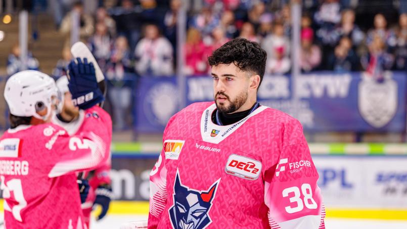 Bild: Werner Moller
Gegen Weißwasser war Kristian Hufsky noch Back-up-Goalie. Gegen den EV Landshut wird der 27-jährige Deutsch-Kanadier nun sein Heim-Debüt im Trikot der Blue Devils Weiden feiern.