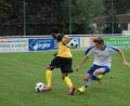 Der FC Tirschenreuth II führte am Freitagabend gegen die SG Fuchsmühl lange mit 1:0, doch in der Nachspielzeit gelang den Gästen noch der Ausgleich. Hier zieht  der Tirschenreuther Samuel Gebru Fantaye (links) an SG-Akteur Patrick Jost vorbei.	Bild: Gebert