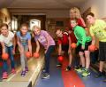Das nicht sehr viele Kinder zum Kegeln kamen, war kein Problem für die kleinen Sportler, denn somit durften sie öfters auf die Bahn.	Bild: bey