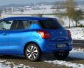 Auch wenn er über Land keine schlechte Figur macht, die wahre Domäne des Swift Hybrid ist die Stadt. Intensive Farben sollen die Form zur Geltung bringen. Speedy Blue Metallic ist für 500 Euro zu haben.	Bild: bz