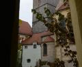 Hübsch, aber jahrelang im Dornröschenschlaf. Jetzt wird die Kastler Klosterburg zu neuem Leben erweckt - mit 37,4 Millionen Euro.	Bild: Hartl