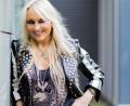 Die Heavy-Metal-Sängerin Doro Pesch hat ihr erstes deutsches Album aufgenommen. Der Titel lautet "Für immer".

	Bild: Rolf Vennenbernd/dpa