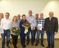 "Ihr seid ganz wichtig in unserem Team. Deshalb bauen wir weiterhin auf eure Erfahrung", sagt Bürgermeister Ludwig Biller (rechts) bei der Ehrung von Georg Kiener (Vierter von rechts) und Wolfgang Braun (Zweiter von links) für 25-jährige Dienstzeit. Wolfgang Diesenbacher (Zweiter von rechts) geht in den Ruhestand.	Bild: bk