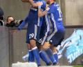 Beim FC Schalke (links Naldo) ist Jubeln wieder groß in Mode. Vor allem, wenn man zum wiederholten Mal einen Rückstand aufholt. Gegen den 1. FC Köln peilen die Schalker heute den Pokal-Viertelfinaleinzug an.	Bild: Hasan Bratic/dpa