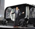Toyota-Geschäftsführer Akio Toyoda stellte auf der CES in Las Vegas das Konzept e-Palette vor.	Bild: Kyodo/dpa