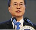 Südkoreas Präsident Moon Jae In hält in Seoul, Südkorea, seine Neujahrsansprache. Moon Jae In ist zu einem Treffen mit dem nordkoreanischen Machthaber Kim "unter den richtigen Bedingungen" bereit. 	Bild: YNA/dpa