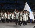 Die Mannschaften von Süd- und Nordkorea liefen schon bei der Eröffnungsfeier der Olympischen Spiele 2006 Turin mit den Fahnenträgern Südkoreas Eisschnellläuferin Bora Lee (Mitte) und Nordkoreas Eiskunstläufer Jong-In Han (rechts) mit einer "Flagge der koreanischen Halbinsel" ein. 

	Bild: Sergey Chirikov/dpa