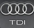 Dieselmotor TDI in einem Audi. 	Bild: Julian Stratenschulte/dpa