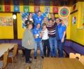 Bei der Siegerehrung freuen sich (hinten, von links) Nadja Heinl und Peter Engelhardt (Siegerteam), Organisatorin Nicole Wagner, TuS-Spartenleiter Jürgen Drahota; (vorne, von links) Schirmherrin Dagmar Kohl, Rene Kutschenreiter (Siegerteam), Alexander Bittner (Torschützenkönig), Manfred Seitz (Siegerteam), Frank Kokott (Organisator und bester Torwart).	Bild: kok