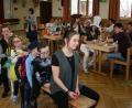Der Narrenzug, gesteuert vom Kindergarten-Team, nimmt im Jugendheim immer mehr Fahrt auf. 	Bild: wro